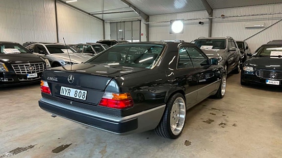 Mercedes-Benz 230 CE 23 of 28