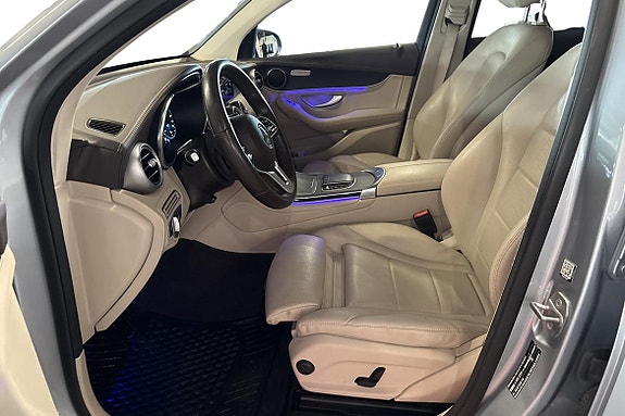 Mercedes-Benz GLC300 de 11 of 24