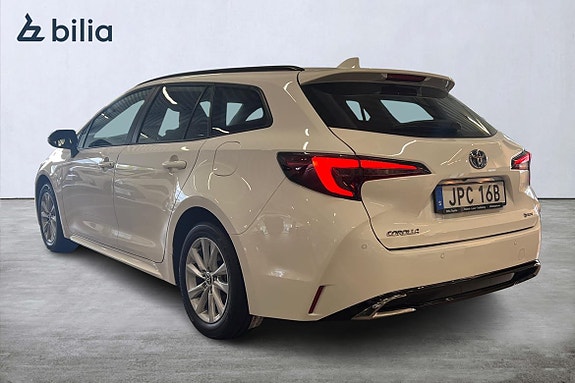 Toyota Corolla 2 of 19