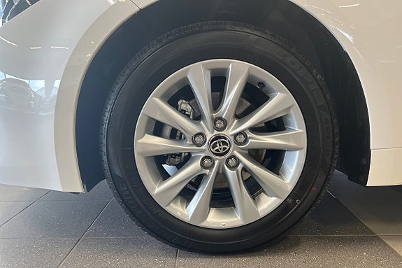 Toyota Corolla 15 of 19