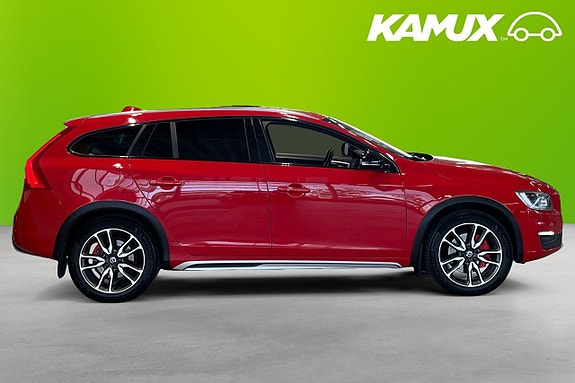 Volvo V60 2 of 20