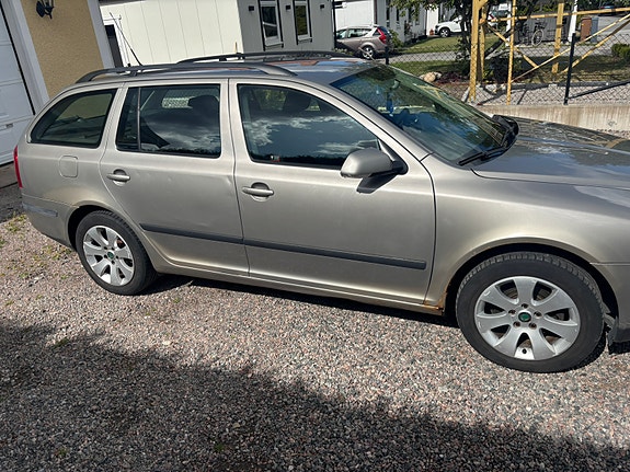 Skoda Octavia 4 of 11