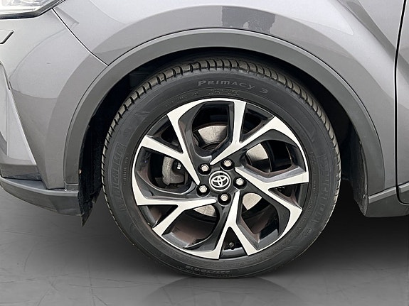 Toyota C-HR 25 of 30