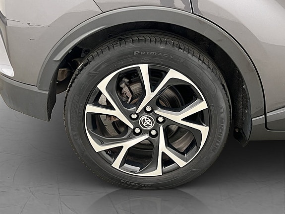 Toyota C-HR 27 of 30