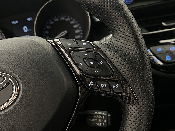 Toyota C-HR 16 of 30