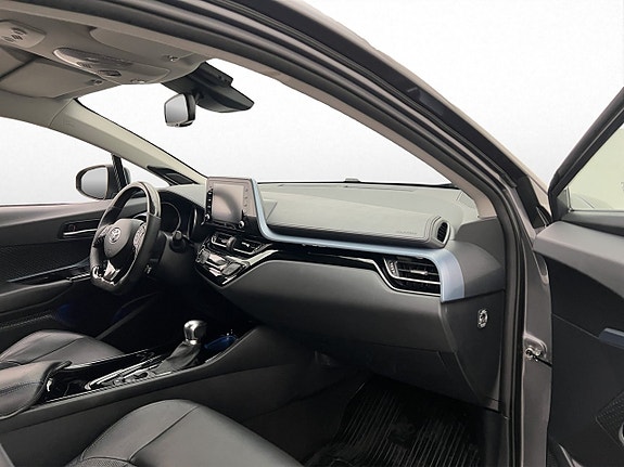 Toyota C-HR 30 of 30