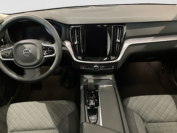 Volvo V60 Cross Country 13 of 15