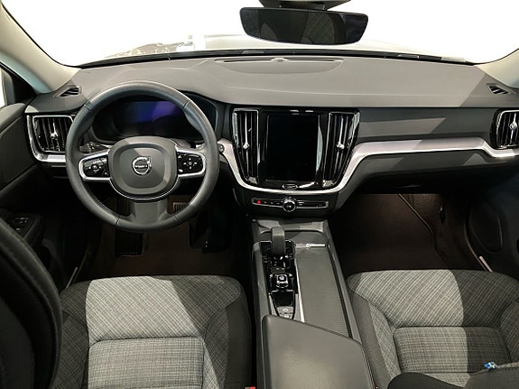 Volvo V60 Cross Country 6 of 15