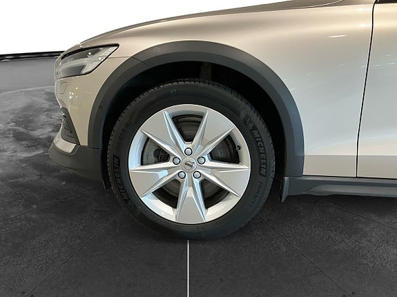 Volvo V60 Cross Country 10 of 15