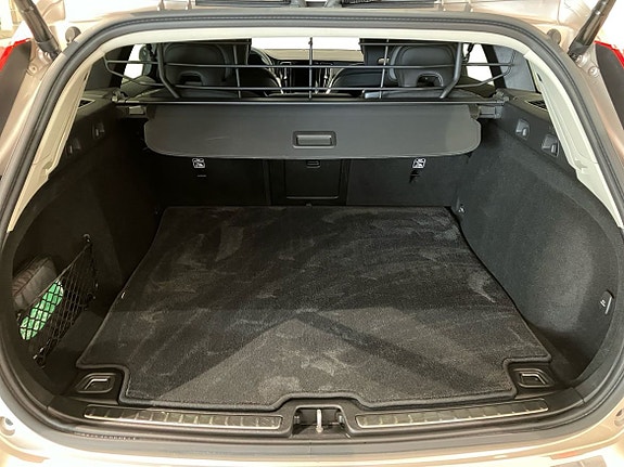 Volvo V60 Cross Country 14 of 15