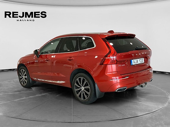 Volvo XC60 2 of 14