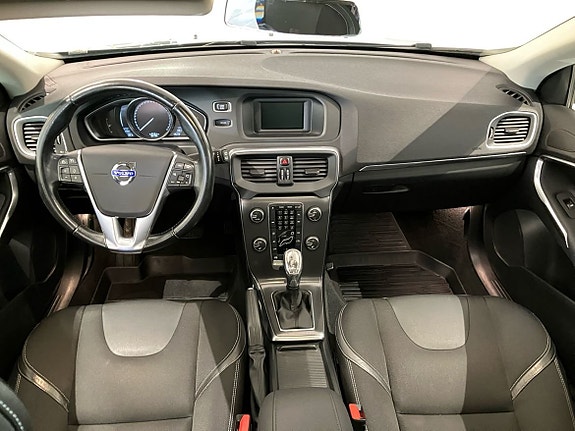 Volvo V40 9 of 13