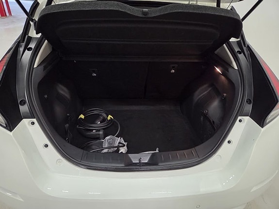Nissan Leaf 8 of 10