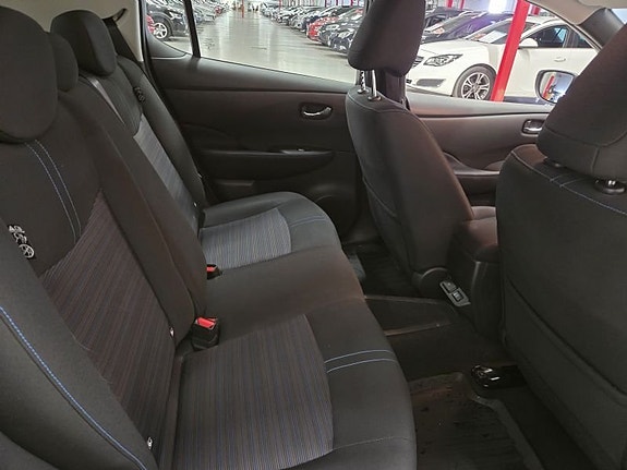 Nissan Leaf 5 of 10