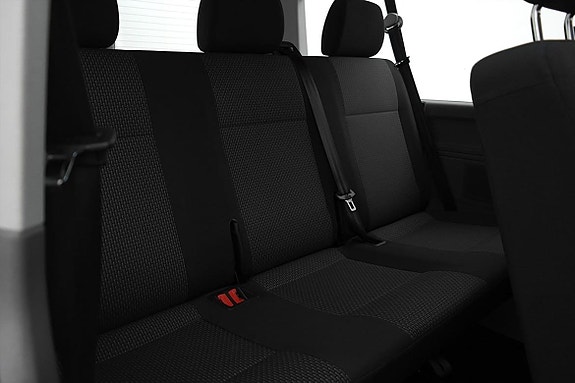 Volkswagen Caravelle 13 of 17