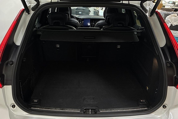 Volvo XC60 10 of 26