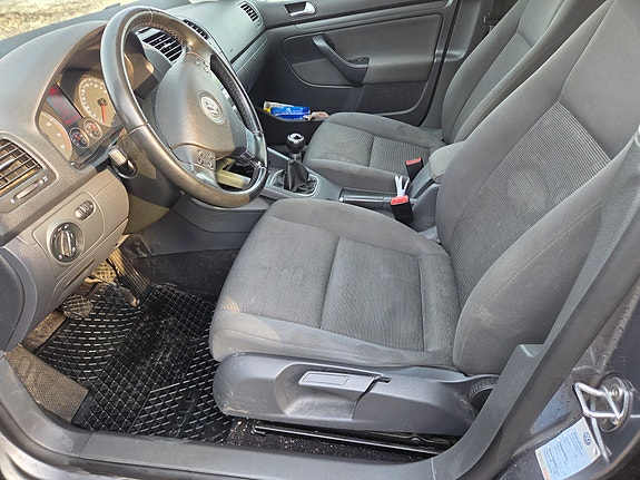Volkswagen Golf V 6 of 8