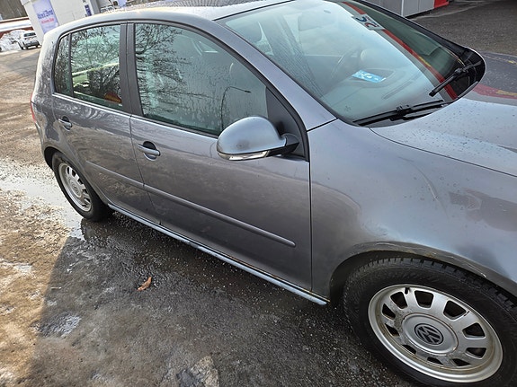 Volkswagen Golf V 4 of 8