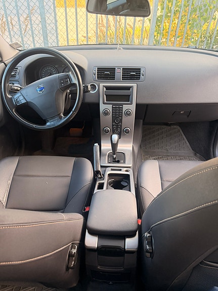 Volvo V50 3 of 4