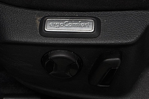 Volkswagen Passat 29 of 30