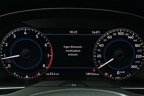 Volkswagen Passat 17 of 30