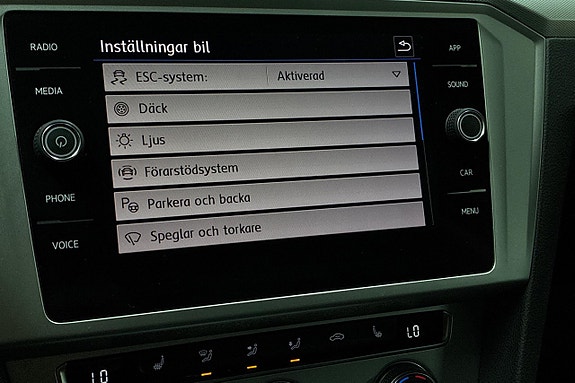 Volkswagen Passat 23 of 30