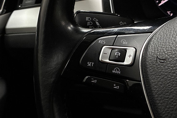 Volkswagen Passat 26 of 30