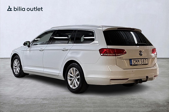 Volkswagen Passat 8 of 30