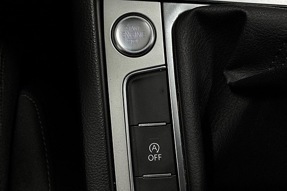 Volkswagen Passat 28 of 30