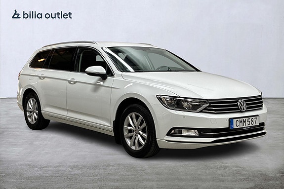 Volkswagen Passat 4 of 30