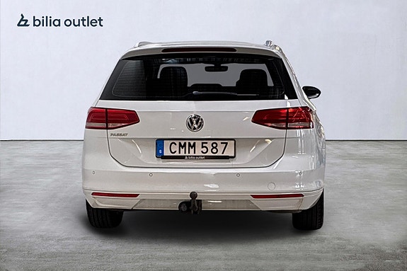 Volkswagen Passat 7 of 30