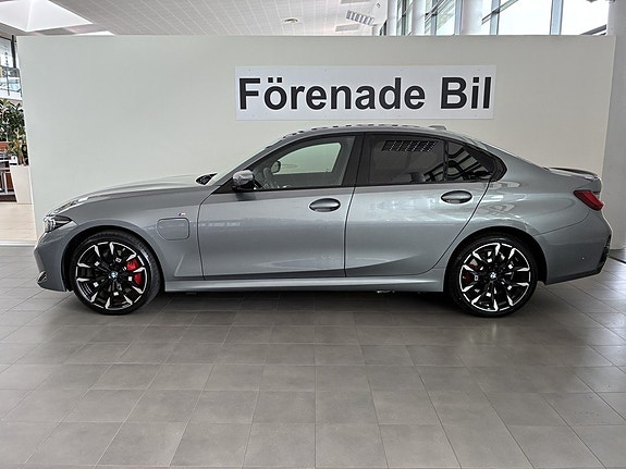 BMW 330e 2 of 13