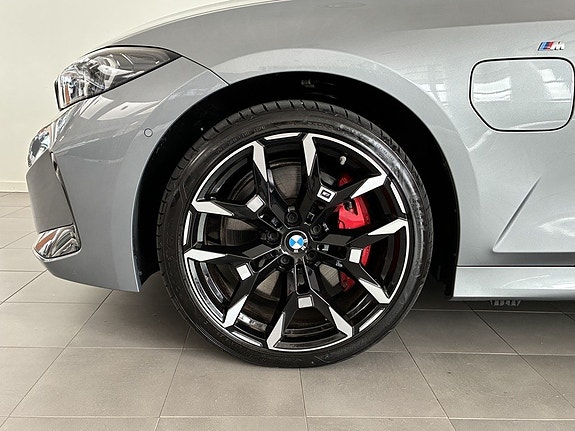 BMW 330e 3 of 13