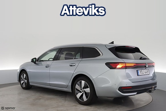 Volkswagen Passat 5 of 22