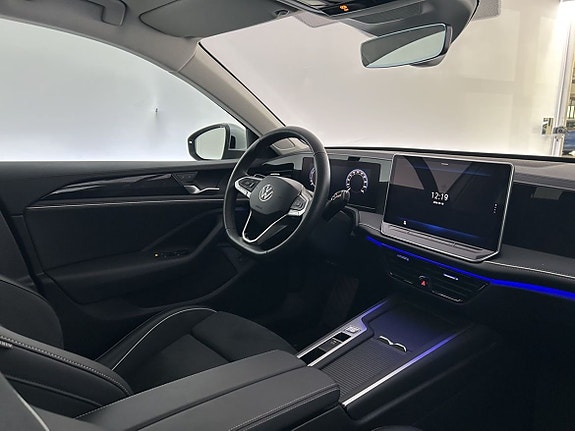 Volkswagen Passat 17 of 22