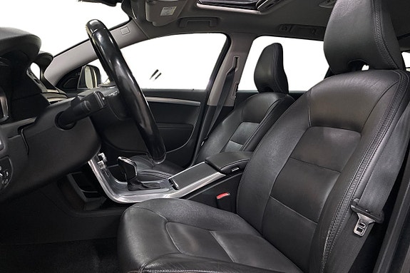 Volvo XC70 13 of 30