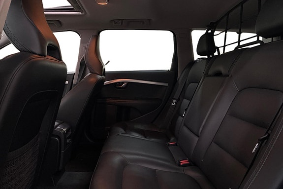 Volvo XC70 14 of 30