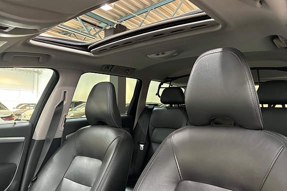 Volvo XC70 18 of 30