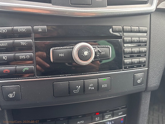 Mercedes-Benz E200 24 of 28