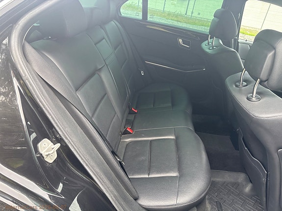 Mercedes-Benz E200 15 of 28
