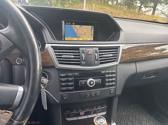 Mercedes-Benz E200 10 of 28
