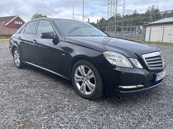 Mercedes-Benz E200 3 of 28