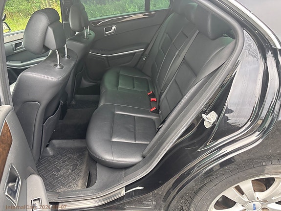 Mercedes-Benz E200 14 of 28
