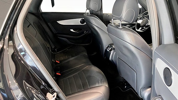 Mercedes-Benz GLC300 de 5 of 9