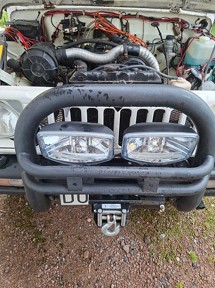 Suzuki SJ 410 3 of 5