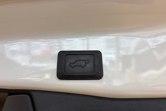 Toyota RAV4 15 of 16