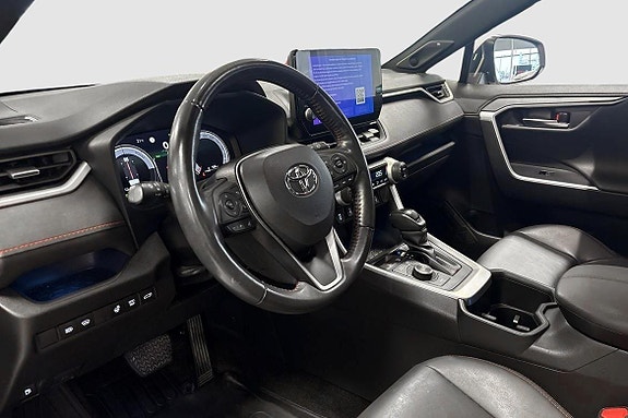 Toyota RAV4 10 of 16
