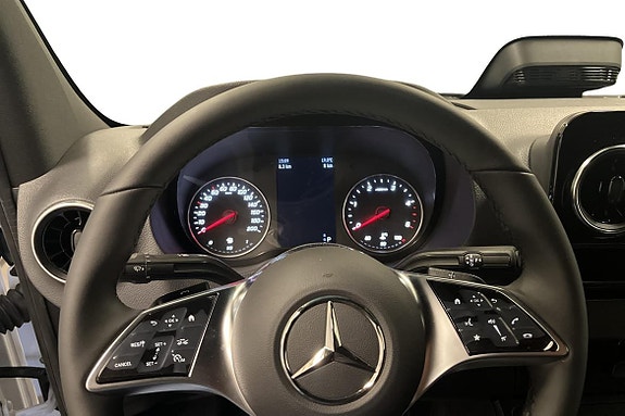 Mercedes-Benz Sprinter 208 14 of 18