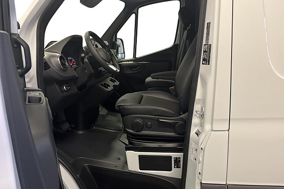 Mercedes-Benz Sprinter 208 9 of 18