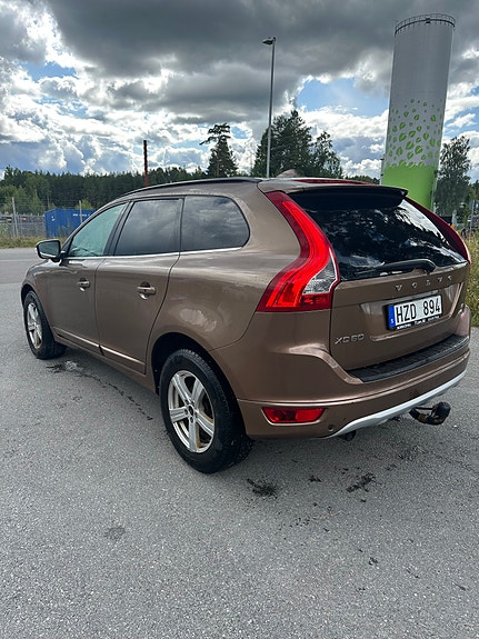 Volvo XC60 4 of 16